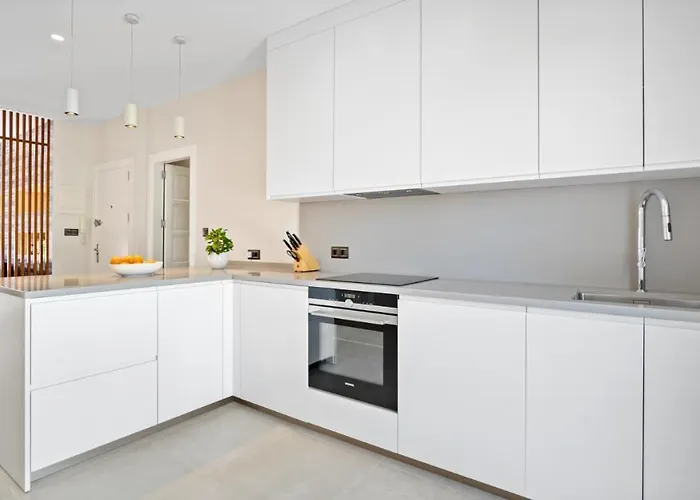 Atico Con Vistas En Andalucia Del Mar アパート マルベーリャ